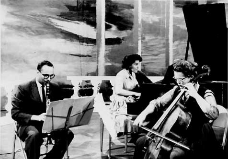 Mills Chamber Players: Morton Subotnick (clarinet), Bonnie Hampton (cello), Naomi Sparrow (piano), 1958.