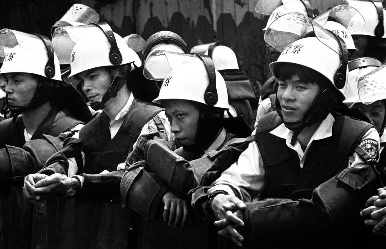 Street scenes in front of the Legislative Yuan and surrounding area during the 520 Farmers Protest (520農民運動),Taipei, 1988. Photos Leon Tsai (蔡文祥).